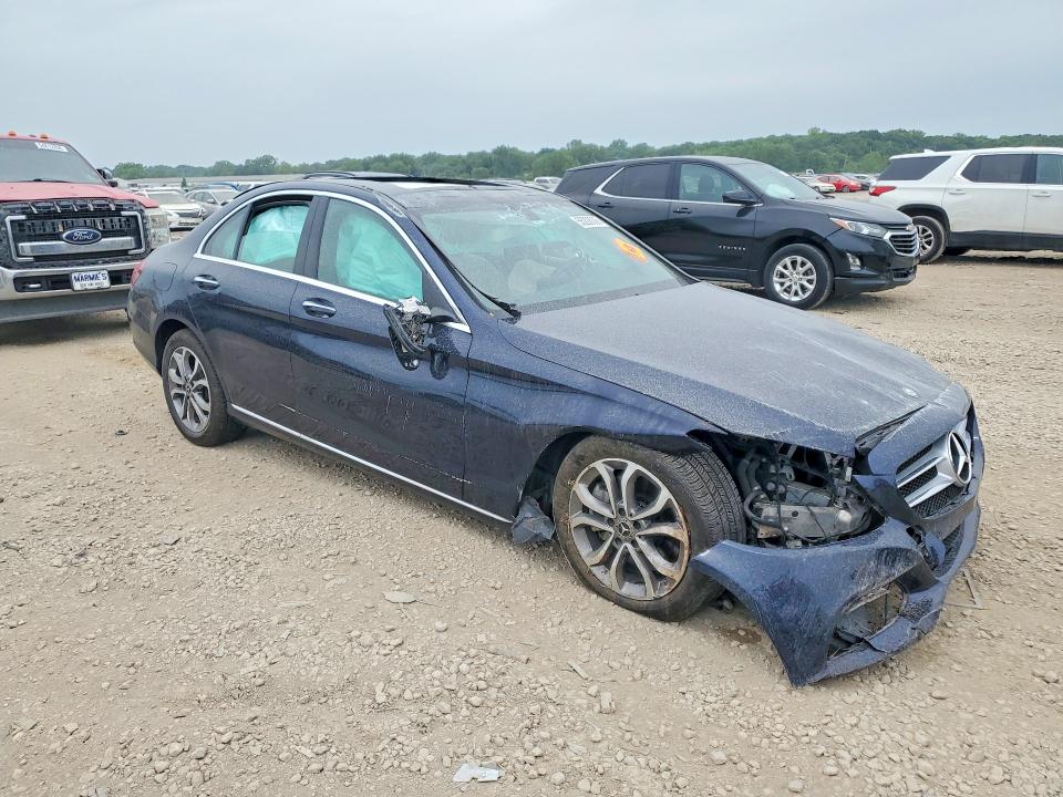 2017 Mercedes-benz C-klasse VIN 55SWF4KB8HU223915 COPART salvage auction — ROLLOVER, Ks - Cert Of Title-Salvage, sold $950 on 2026-07-02 (photo 4)