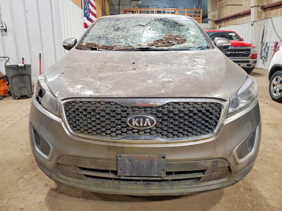 2017 Kia Sorento VIN 5XYPG4A32HG287504 COPART salvage auction — ALL OVER, Ak - Bill Of Sale- Salvage, sold $2,000 on 2026-07-14 (photo 5)