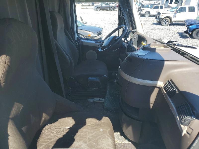 2017 Volvo VIN 4V4NC9EH3HN986353 COPART salvage auction — SIDE, IL - SALVAGE CERTIFICATE, sold $1,250 on 2026-07-09 (photo 5)