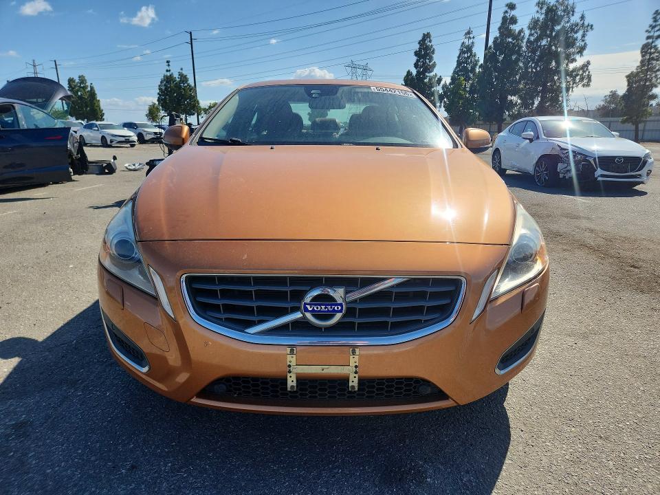 2013 Volvo VIN YV1612FS1D2201700 COPART salvage auction — SIDE, Ca - Salvage Certificate, sold $1,600 on 2026-07-02 (photo 5)