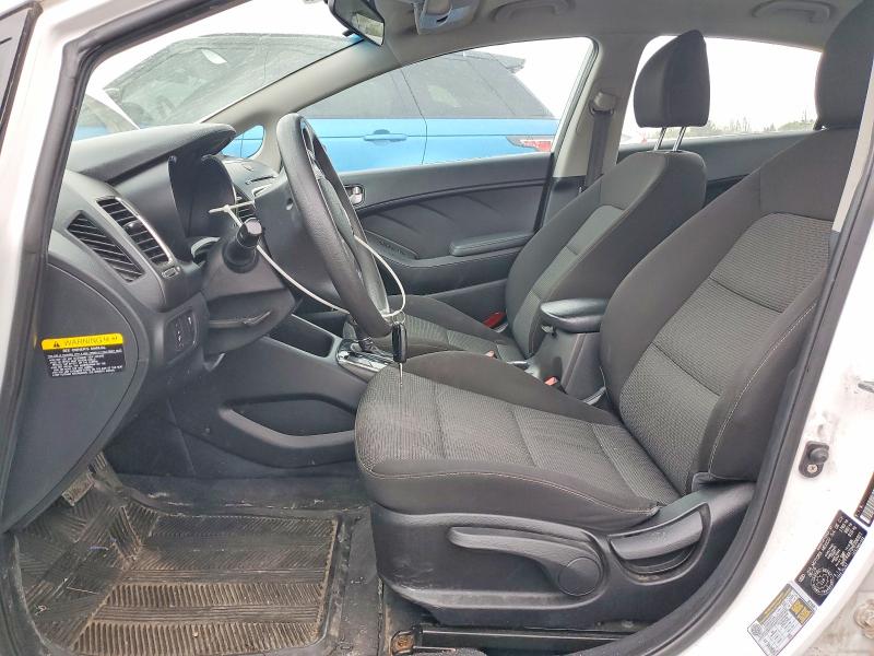 2017 Kia VIN 3KPFK4A73HE006921 COPART salvage auction — MINOR DENT/SCRATCHES, On - Permit No Brand - Unfit, sold $1,600 on 2026-07-03 (photo 7)