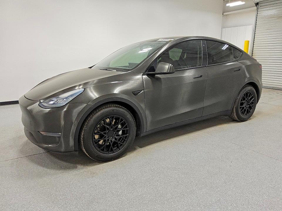 2021 Tesla Model y VIN 5YJYGDEE3MF108260 COPART salvage auction — NORMAL WEAR, AZ - CERT OF TITLE-RESTORED SALVAGE, sold $9,800 on 2026-07-07 (photo 1)