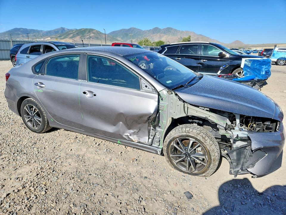 2024 Kia Forte VIN 3KPF24AD9RE742852 COPART salvage auction — FRONT END, Ut - Salvage Certificate, sold $4,350 on 2026-07-02 (photo 4)