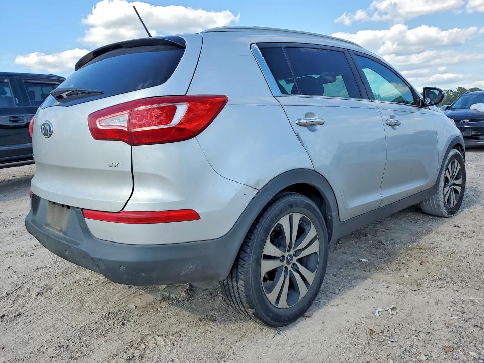 2012 Kia Sportage VIN KNDPC3A2XC7268511 COPART salvage auction — MINOR DENT/SCRATCHES, Tx - Certificate Of Title, sold $350 on 2026-07-24 (photo 3)