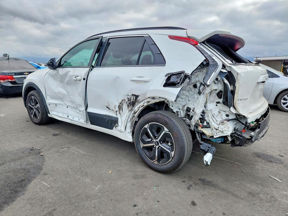 2024 Kia Niro VIN KNDCR3LE0R5207998 COPART salvage auction — REAR END, Salvage Title, sold $4,450 on 2026-07-13 (photo 2)