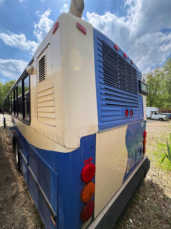2007 Gillig Transit Bus VIN 15GCD291471112807 COPART salvage auction — Normal Wear, MA - CERTIFICATE OF TITLE (P), sold $125 on 2026-07-07 (photo 4)