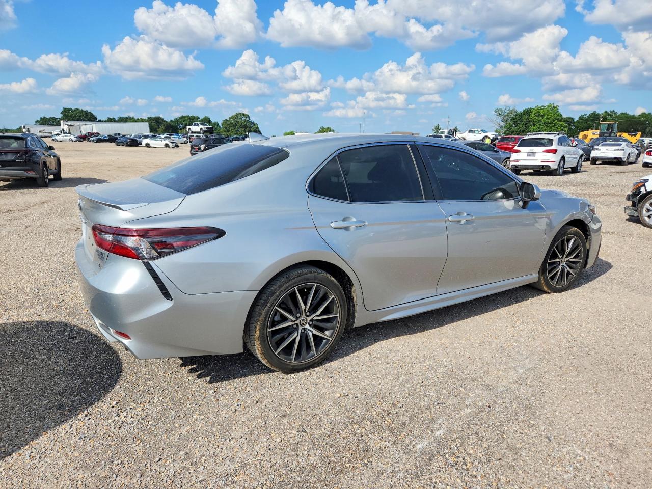 2021 Toyota Camry VIN 4T1G11AK3MU435171 COPART salvage auction — Top/Roof, AL - CERT OF TITLE-SALVAGE TITLE, sold $7,200 on 2026-07-09 (photo 3)