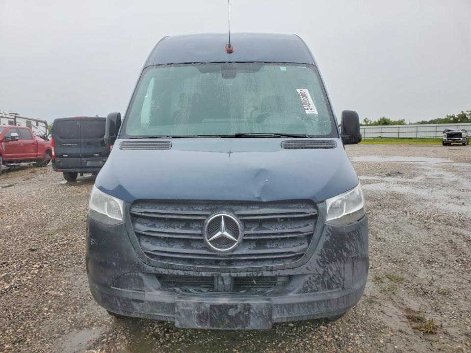 2019 Mercedes-benz Sprinter VIN WD4PF1CD0KP142074 COPART salvage auction — FRONT END, Tx - Certificate Of Title, sold $11,900 on 2026-07-29 (photo 5)