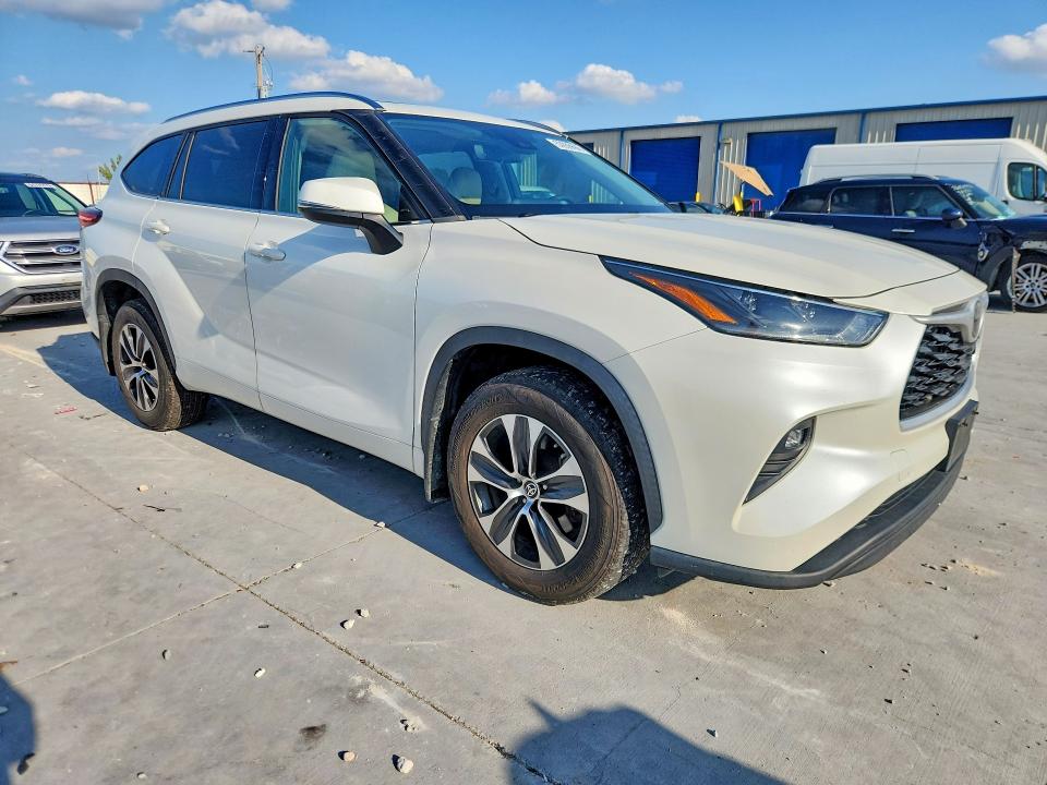 2021 Toyota Highlander VIN 5TDGZRAH4MS043286 COPART salvage auction — FRONT END, Tx - Salvage Vehicle Title, sold $10,100 on 2026-07-10 (photo 4)