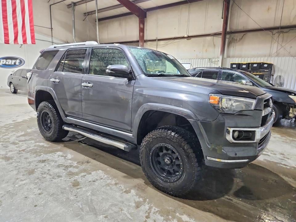 2020 Toyota 4runner VIN JTEBU5JR1L5768578 COPART salvage auction — UNDERCARRIAGE, OK - CERT OF TITLE-SALVAGE, sold $11,300 on 2026-07-15 (photo 4)