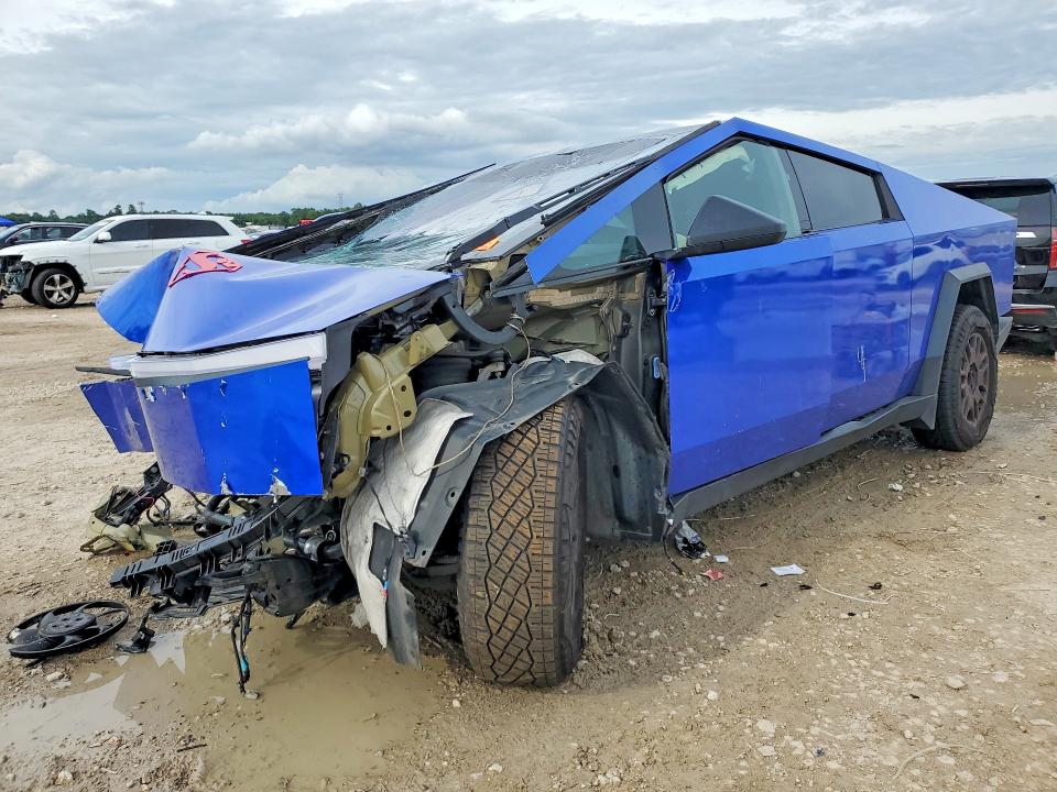 2024 Tesla Cybertruck VIN 7G2CEHED8RA022443 — COPART salvage auction photo