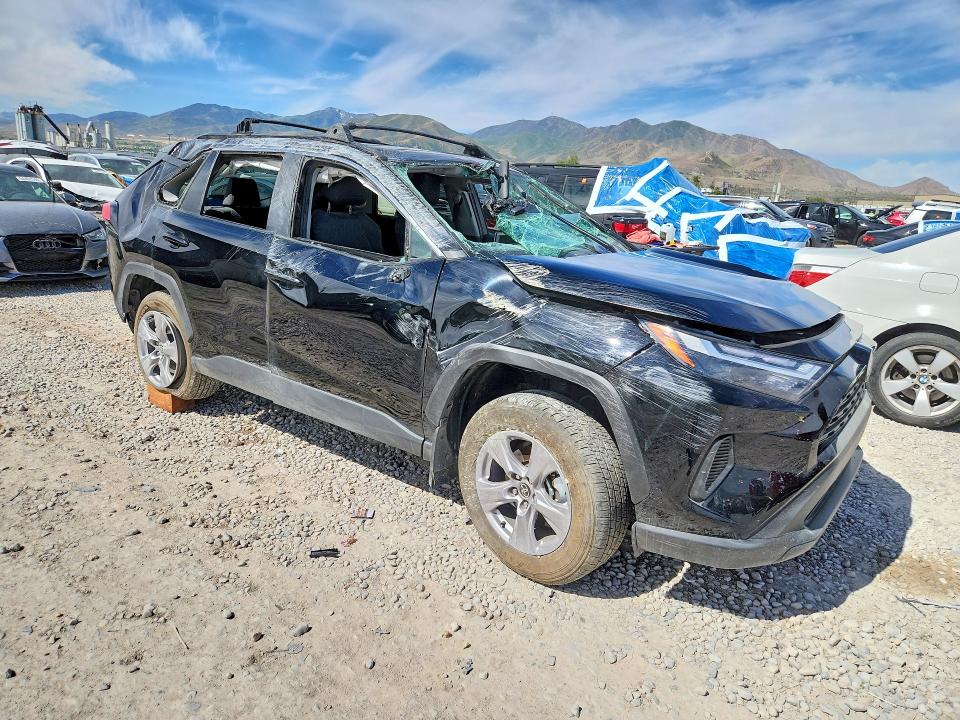 2025 Toyota Rav 4 VIN 2T3P1RFV2SW585973 COPART salvage auction — ROLLOVER, Ut - Salvage Certificate, sold $7,000 on 2026-07-02 (photo 4)
