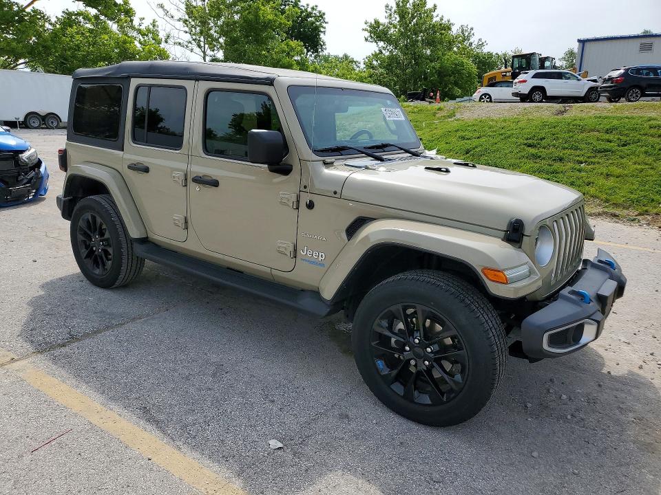 2022 Jeep Wrangler unlimited VIN 1C4JJXP61NW277006 COPART salvage auction — NORMAL WEAR, MO - CERTIFICATE OF TITLE, sold $21,000 on 2026-07-16 (photo 4)