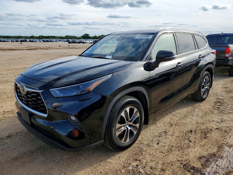 2022 Toyota Highlander VIN 5TDGZRAH2NS539057 COPART salvage auction — MINOR DENT/SCRATCHES, Tx - Certificate Of Title, sold $3,450 on 2026-07-30 (photo 1)
