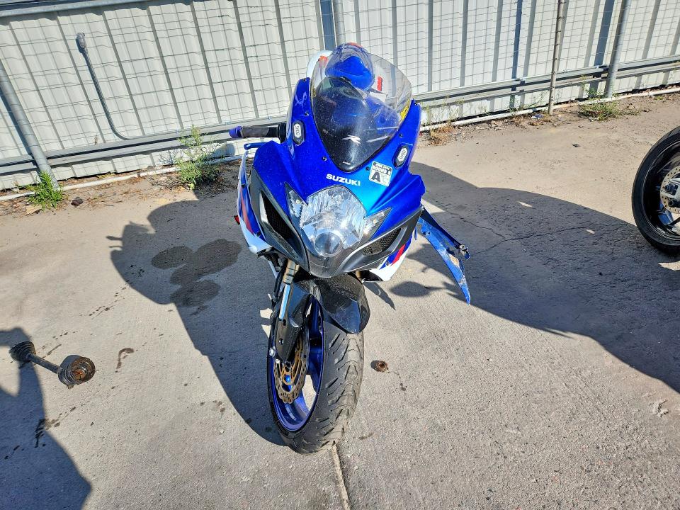 2007 Suzuki Gsx-r600 VIN JS1GN7DA572126956 COPART salvage auction — ROLLOVER, Co - Public - Salvage Title, sold $2,100 on 2026-07-15 (photo 2)