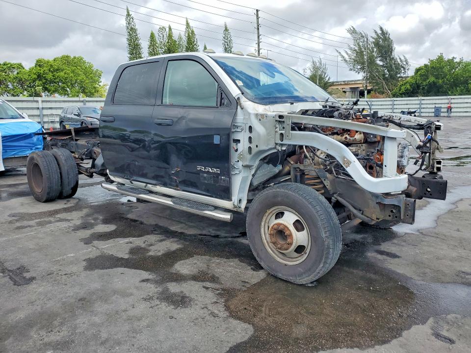 2018 Ram 3500 VIN 3C63RRGL8JG361326 COPART salvage auction — MECHANICAL, In - Certificate Of Title, sold $125 on 2026-07-23 (photo 4)