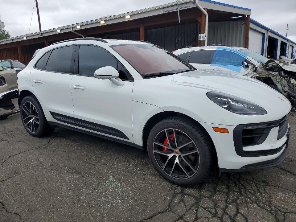 2023 Porsche Macan VIN WP1AG2A55PLB35522 COPART salvage auction — REAR END, Co - Public - Salvage Title, sold $1,050 on 2026-07-30 (photo 4)