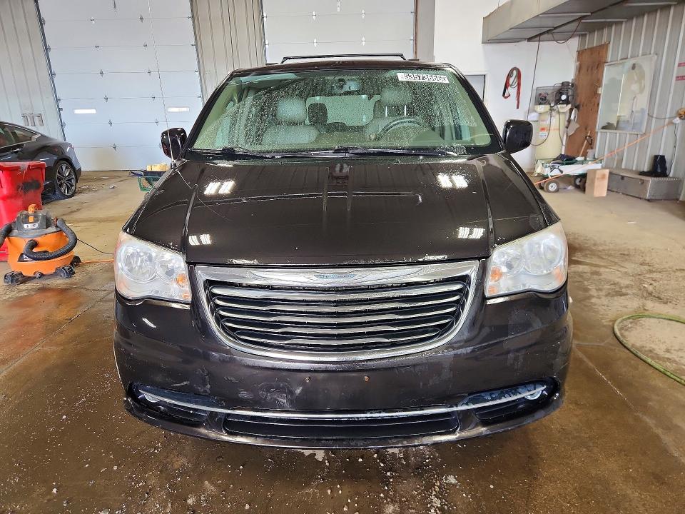 2015 Chrysler VIN 2C4RC1BG3FR525793 COPART salvage auction — MINOR DENT/SCRATCHES, In - Certificate Of Title, sold $525 on 2026-07-07 (photo 5)