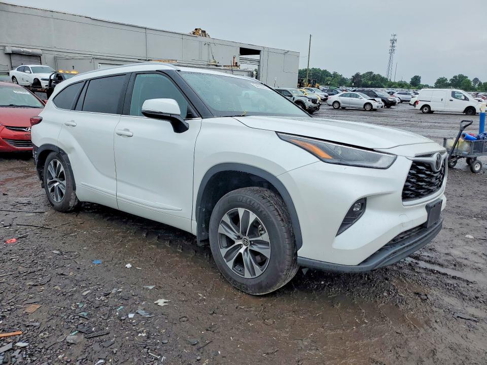 2023 Toyota Highlander VIN 5TDKDRAH2PS000501 COPART salvage auction — REAR END, Md - Certificate Of Title, sold $225 on 2026-07-29 (photo 4)
