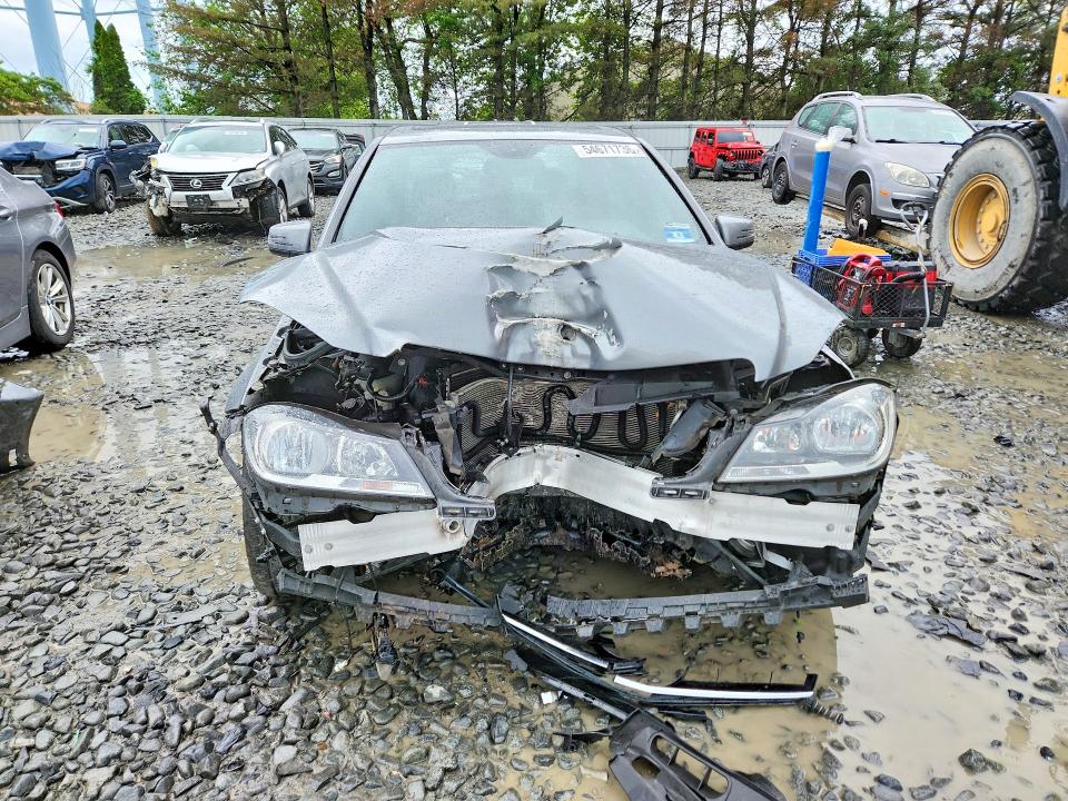 2014 Mercedes-benz C-klasse VIN WDDGF8AB1EA960253 COPART salvage auction — FRONT END, Nj - Cert Of Title-Salvage, sold $700 on 2026-08-03 (photo 5)
