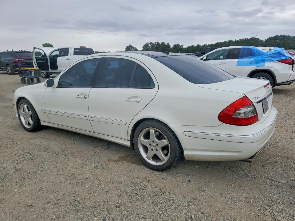 2009 Mercedes-benz E-class VIN WDBUF87X49B391395 COPART salvage auction — MINOR DENT/SCRATCHES, CA - DIS/DLR/EXP ONLY CLEAN TITLE, sold $475 on 2026-07-24 (photo 2)