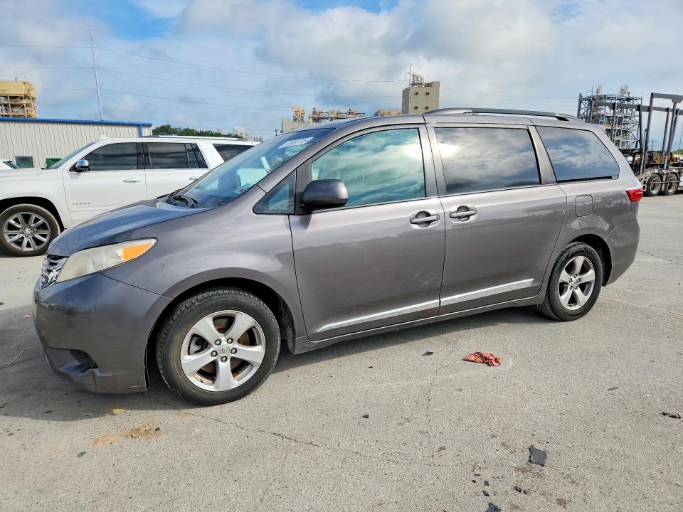 2017 Toyota VIN 5TDKZ3DC8HS841903 COPART salvage auction — MINOR DENT/SCRATCHES, La - Cert Of Title-Salvage, sold $6,600 on 2026-07-29 (photo 1)