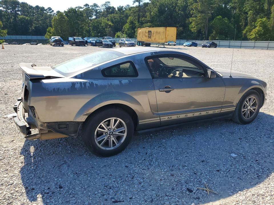 2005 Ford Mustang VIN 1ZVHT80N855253482 COPART salvage auction — REAR END, TX - CERTIFICATE OF TITLE, sold $675 on 2026-07-02 (photo 3)