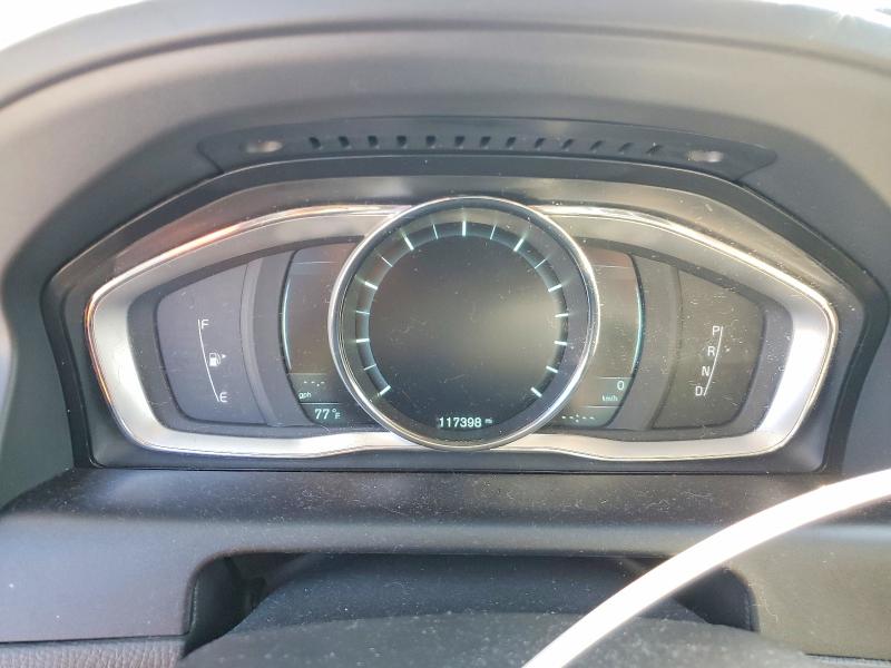 2015 Volvo VIN YV4902RD5F2615680 COPART salvage auction — FRONT END, Id - Salvage Certificate Of Title, sold $550 on 2026-08-07 (photo 9)