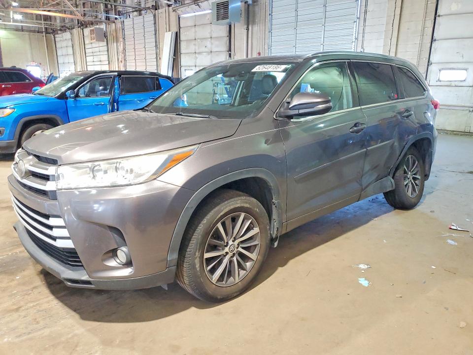 2018 Toyota Highlander VIN 5TDJZRFH9JS545317 COPART salvage auction — VANDALISM, Sc - Cert Of Title-Salvage, sold $8,500 on 2026-07-17 (photo 1)