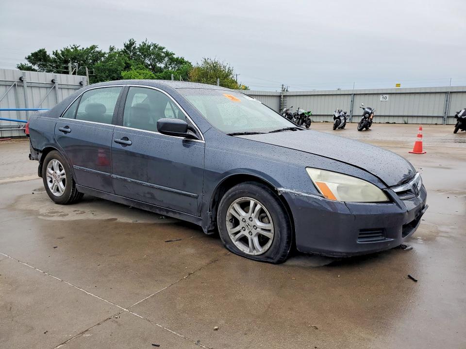 2007 Honda Accord VIN 1HGCM56807A151664 COPART salvage auction — REAR END, TX - SALVAGE VEHICLE TITLE, sold $225 on 2026-07-09 (photo 4)