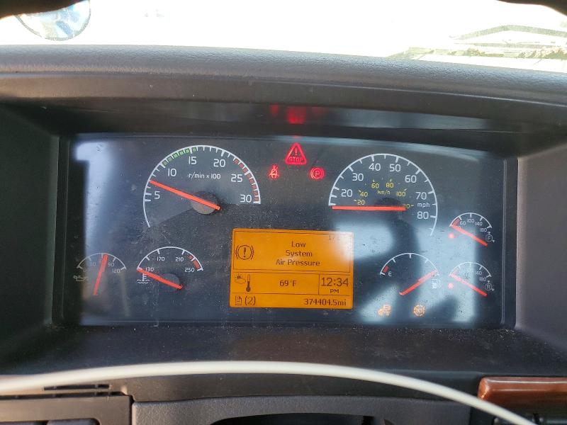 2011 Volvo Vnm VIN 4V4MC9DF4BN294038 COPART salvage auction — SIDE, Ma - Cert Of Title-Salvage, sold $3,350 on 2026-07-09 (photo 8)