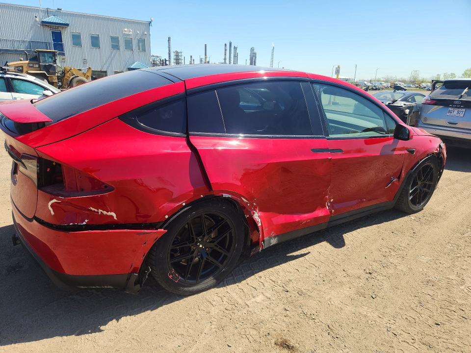 2022 Tesla VIN 7SAXCDE53NF341034 COPART salvage auction — SIDE, Qc - Gravement Accidente, sold $15,750 on 2026-07-07 (photo 3)