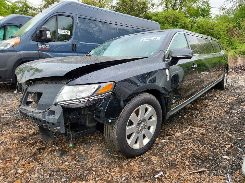 2019 Lincoln Mkt VIN 2L1MJ5LTXKBL01732 COPART salvage auction — FRONT END, Ct - Cert Of Title-Salvage, sold $900 on 2026-07-28 (photo 1)