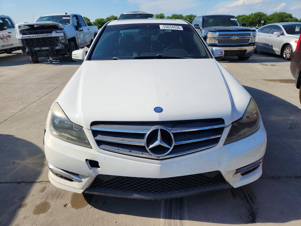 2014 Mercedes-benz C-klasse VIN WDDGF4HB4ER314561 COPART salvage auction — NORMAL WEAR, Fl - Certificate Of Title, sold $725 on 2026-07-09 (photo 5)
