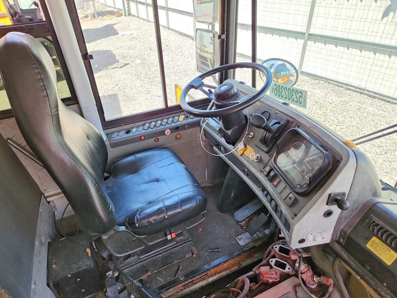 2012 Thomabuses VIN 1T88S4E25C1148267 COPART salvage auction — Minor Dent/Scratches, TN - CERTIFICATE OF TITLE, sold $1,400 on 2026-09-08 (photo 5)