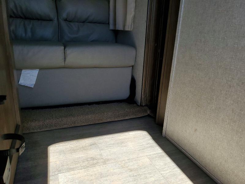 2021 East to west VIN 5ZT2SKUB3M9006658 COPART salvage auction — ROOF, AR - CERTIFICATE OF TITLE, sold $225 on 2026-07-14 (photo 5)