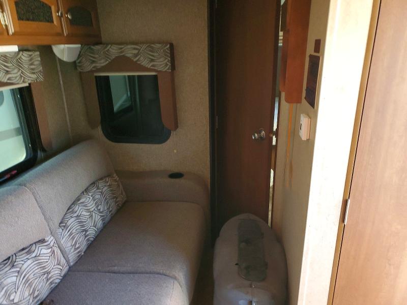 2016 Foresriver VIN 5ZT2FEXBXGA019363 COPART salvage auction — ROOF, MI - CERTIFICATE OF TITLE, sold $6,100 on 2026-07-14 (photo 5)