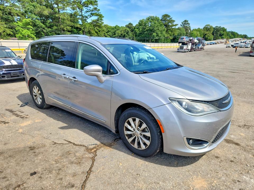 2019 Chrysler Pacifica VIN 2C4RC1BG1KR731849 COPART salvage auction — MINOR DENT/SCRATCHES, Ms - Certificate Of Title, sold $650 on 2026-07-04 (photo 4)