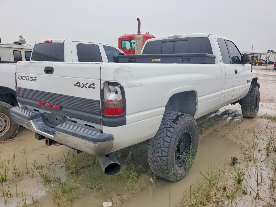 1997 Dodge Ram VIN 3B7MC33D8VM595175 COPART salvage auction — FRONT END, Tx - Salvage Vehicle Title, sold $3,500 on 2026-07-24 (photo 3)