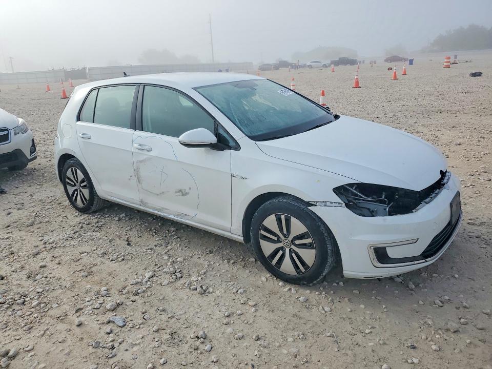 2017 Volkswagen Golf VIN WVWKR7AUXHW953929 COPART salvage auction — SIDE, Tx - Salvage Vehicle Title, sold $2,650 on 2026-08-06 (photo 4)
