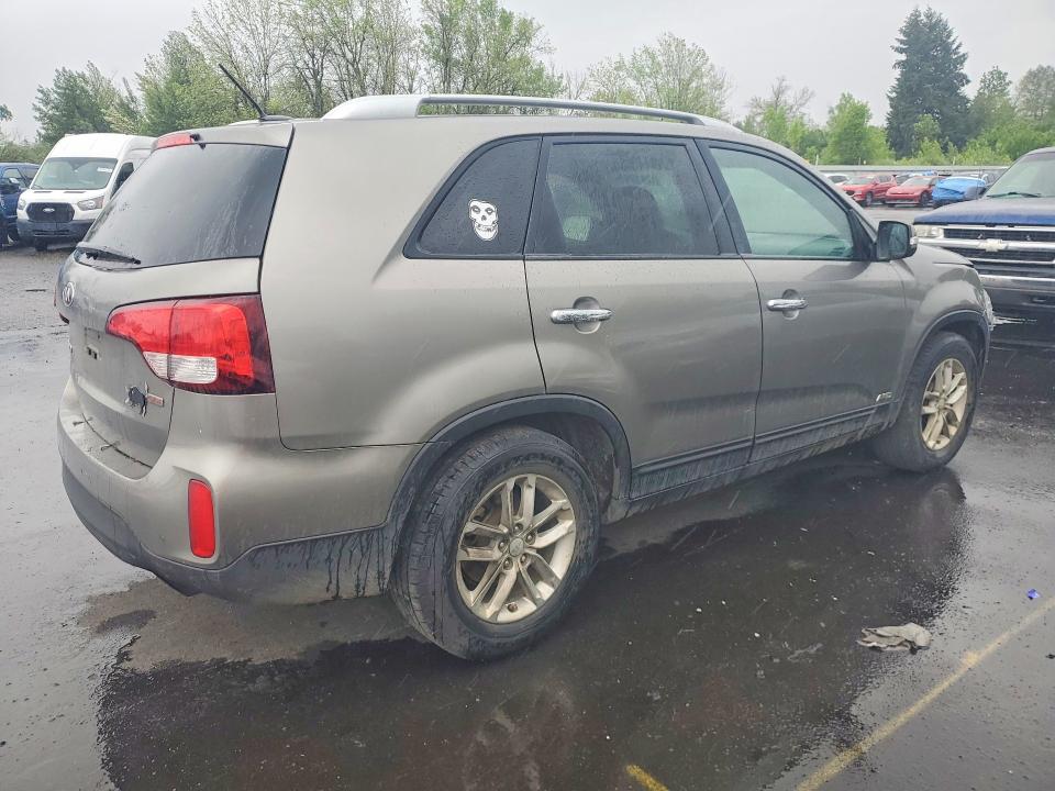 2015 Kia Sorento VIN 5XYKTCA69FG631868 COPART salvage auction — FRONT END, Or - Cert Of Title-Reconstructed, sold $575 on 2026-07-06 (photo 3)