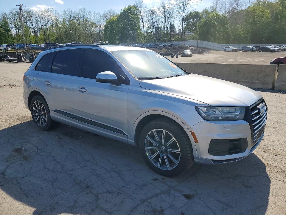 2017 Audi Q7 VIN WA1VAAF74HD003821 COPART salvage auction — MINOR DENT/SCRATCHES, Fl - Certificate Of Title, sold $4,400 on 2026-07-16 (photo 4)