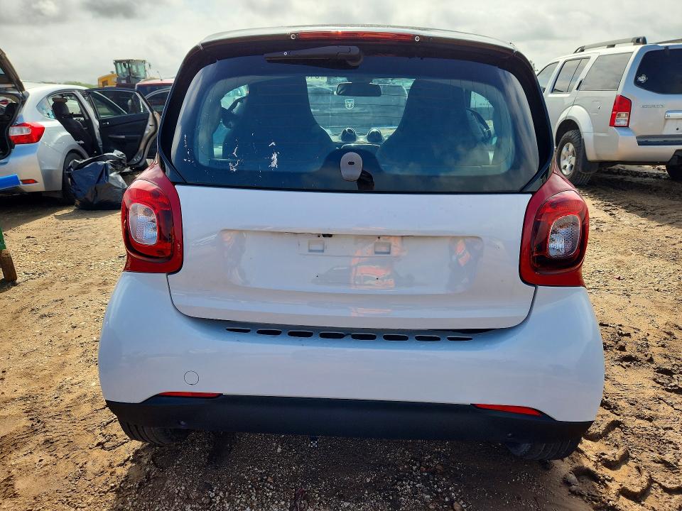 2018 Smart VIN WMEFJ9BA0JK283377 COPART salvage auction — MINOR DENT/SCRATCHES, Tx - Certificate Of Title, sold $6,900 on 2026-07-09 (photo 6)