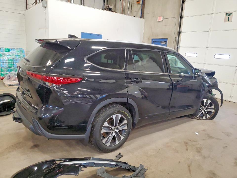 2022 Toyota Highlander VIN 5TDGZRBH6NS591175 COPART salvage auction — FRONT END, Mn - Cert Of Title-Salvage, sold $10,200 on 2026-07-14 (photo 3)
