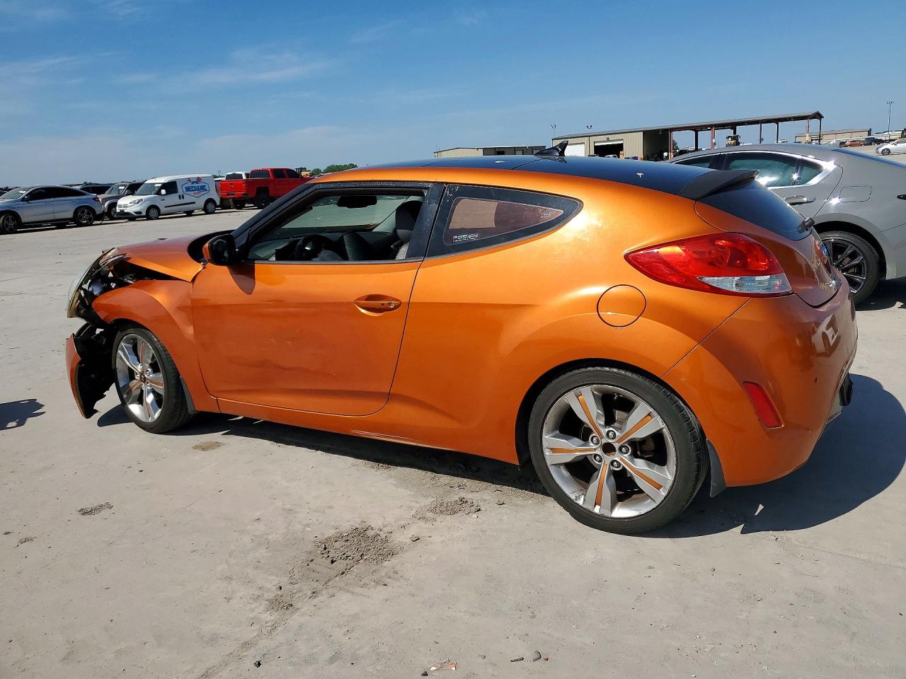 2013 Hyundai Veloster VIN KMHTC6AD7DU086958 COPART salvage auction — Front End, TX - SALVAGE VEHICLE TITLE, sold $1,200 on 2026-07-09 (photo 2)