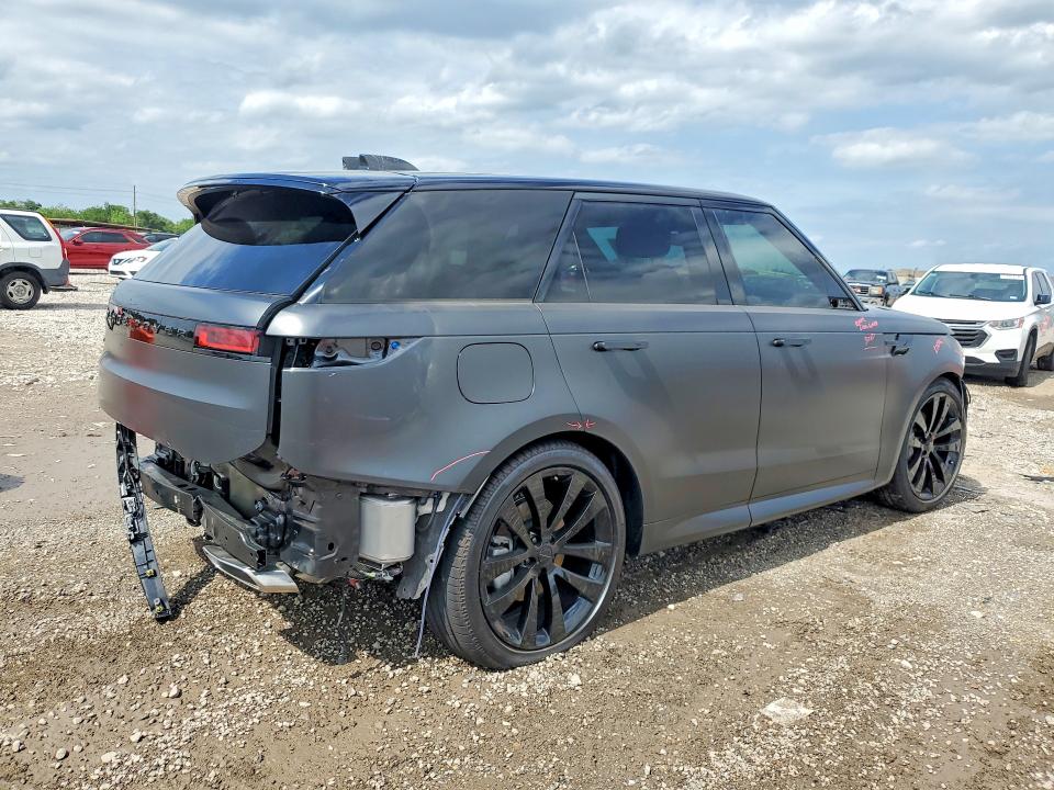 2026 Land rover VIN SAL1L9FU0TA634815 COPART salvage auction — FRONT END, TX - SALVAGE VEHICLE TITLE, sold $11,200 on 2026-07-30 (photo 3)