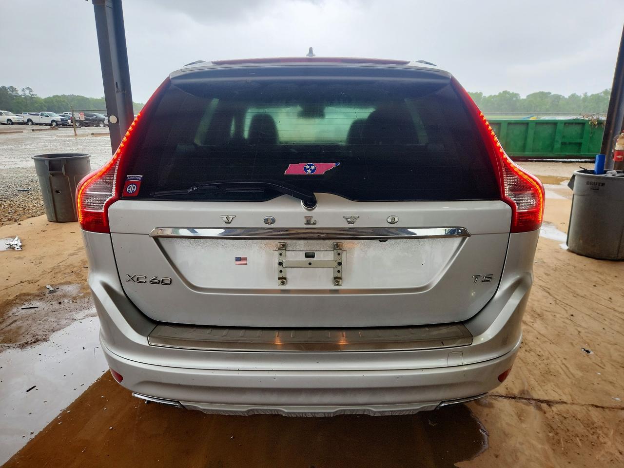 2017 Volvo XC60 VIN YV440MDJ2H2090860 COPART salvage auction — Side, AL - CERT OF TITLE-SALVAGE TITLE, sold $1,900 on 2026-07-01 (photo 6)