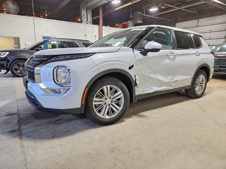 2024 Mitsubishi VIN JA4J4UA8XRZ087512 — COPART salvage auction photo