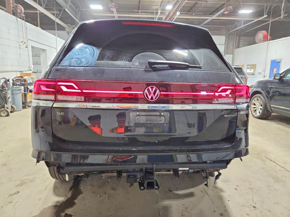 2025 Volkswagen Atlas VIN 1V2HR2CA8SC540396 COPART salvage auction — REAR END, Mn - Certificate Of Title, sold $23,900 on 2026-07-27 (photo 6)
