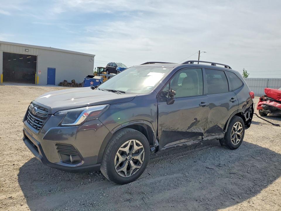 2023 Subaru Forester VIN JF2SKAEC5PH450882 COPART salvage auction — SIDE, Ia - Cert Of Title-Salvage Title, sold $8,200 on 2026-07-22 (photo 1)